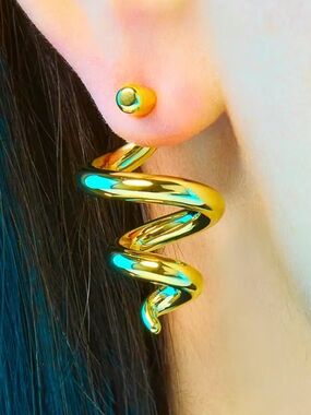 🍷 NIB : Wine Lover’s Corkscrew SINGLE Earring